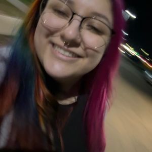 Meet your Posher, Dania